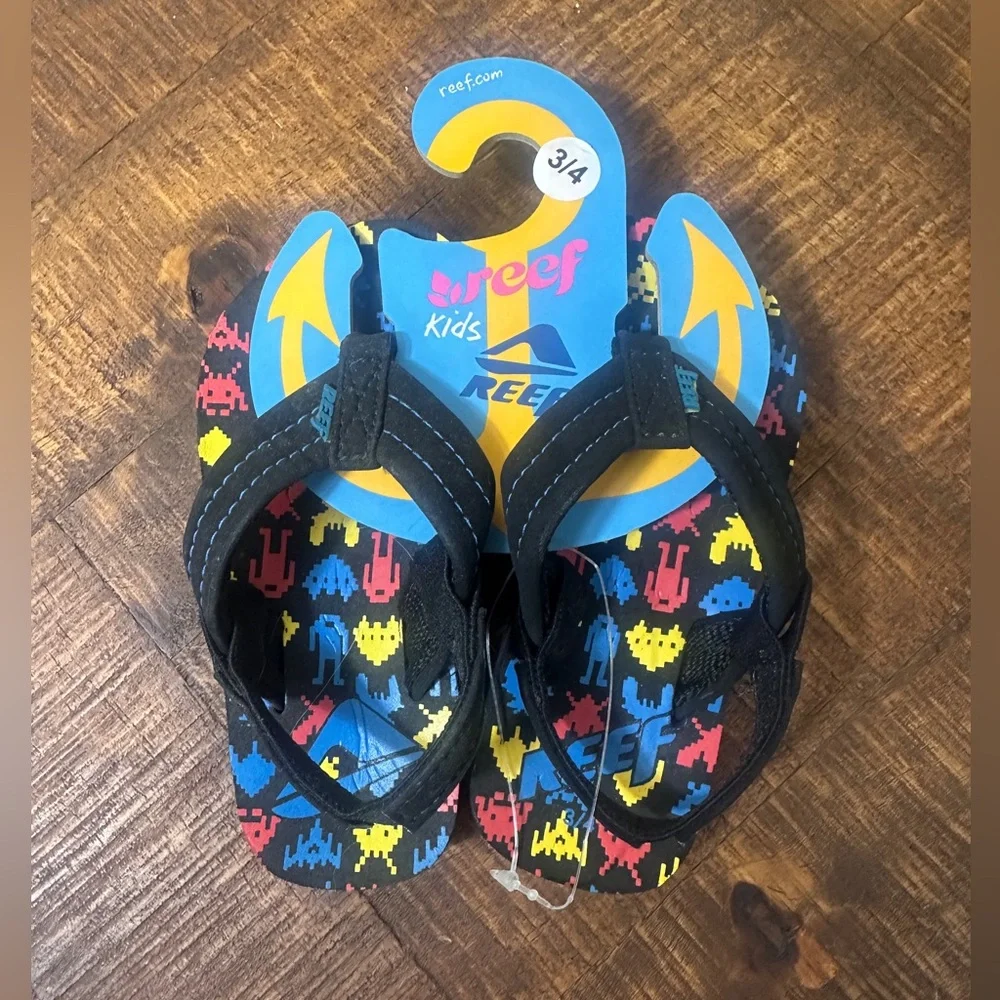 NWT Boys‎ 3/4 Reef Kids Sandals with Straps, Black Blue